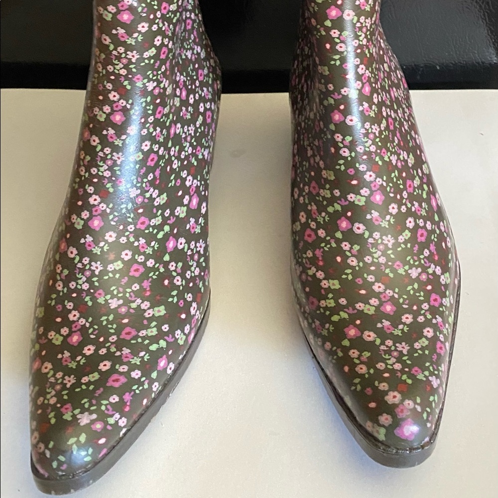 Copelli Rainboots in Rubber with Pink & Green floral designs